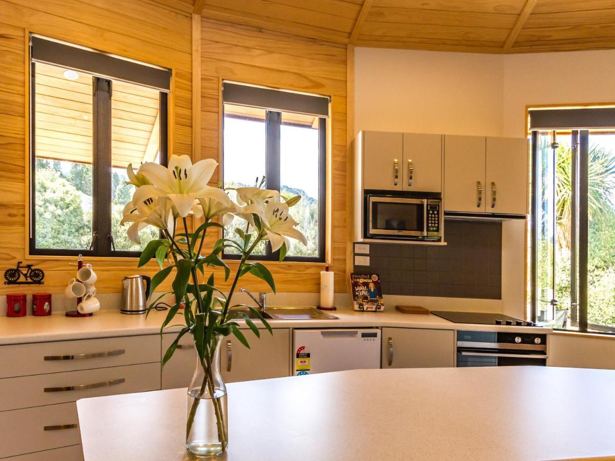 The Snowglobe - Ohakune Modern Yurt Style Chalet Exterior foto