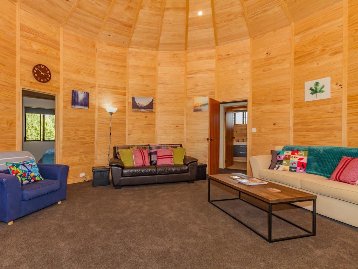 The Snowglobe - Ohakune Modern Yurt Style Chalet Exterior foto