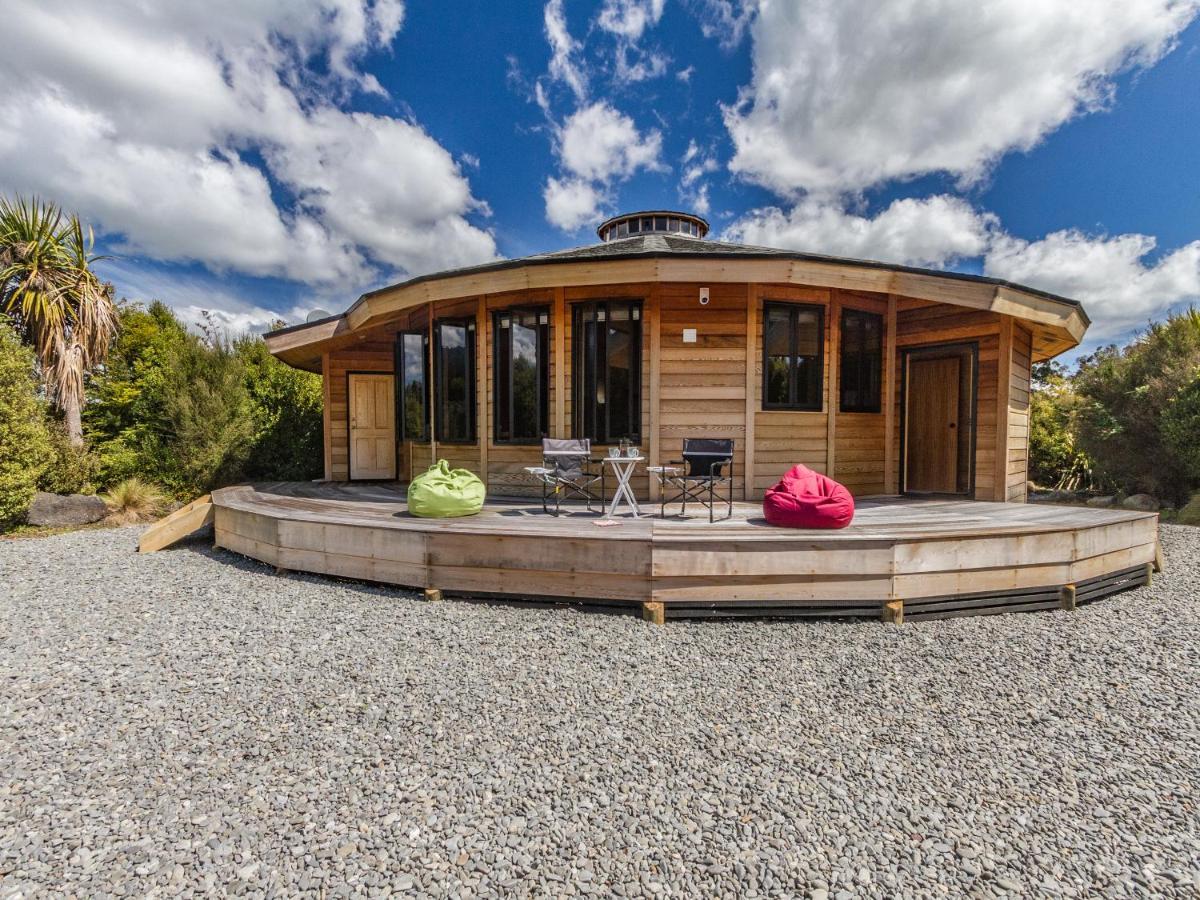 The Snowglobe - Ohakune Modern Yurt Style Chalet Exterior foto