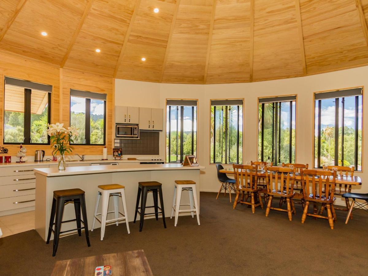 The Snowglobe - Ohakune Modern Yurt Style Chalet Exterior foto